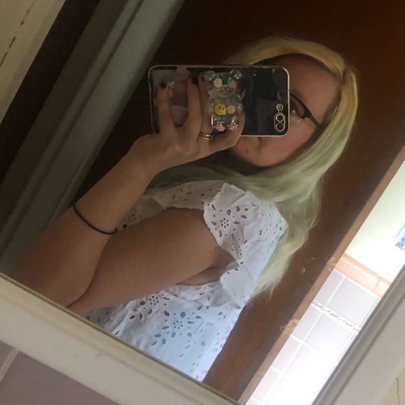 Pretty eyelet white top never worn NWOT - Picture 5 of 5